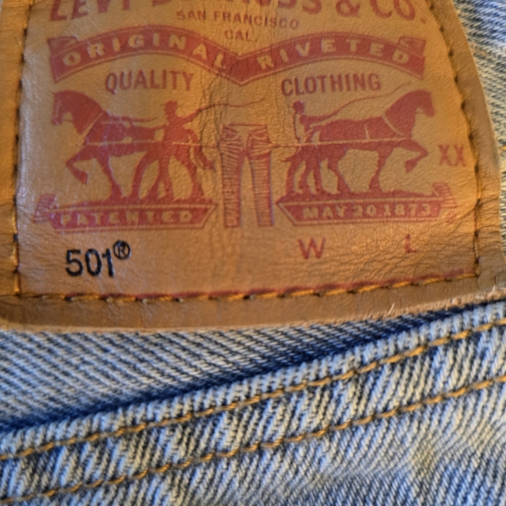 Levi's Blue Distressed Jean Shorts with Patchwork Button Fly Waist 26 - Picture 4 of 5